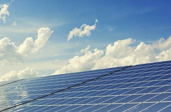 Comment les énergies renouvelables et le solaire peuvent-ils aider à atténuer le changement climatique ?